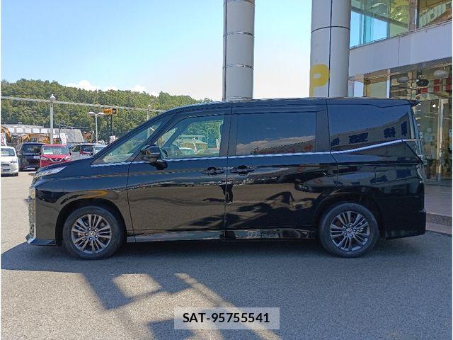 Toyota VOXY HYBRID 2022-03 8210984-4
