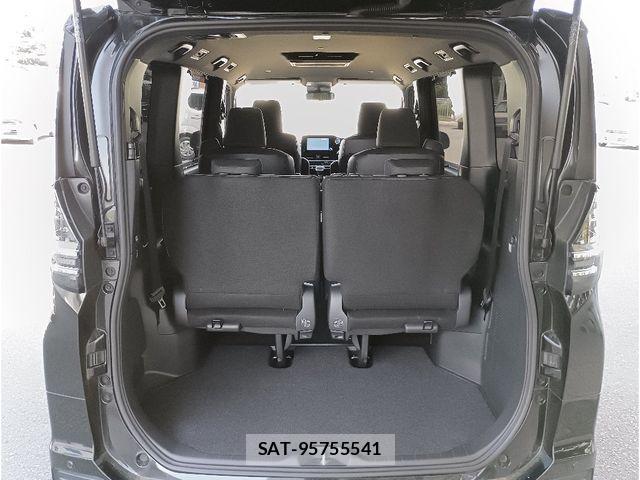 Toyota VOXY HYBRID 2022-03 8210984-5