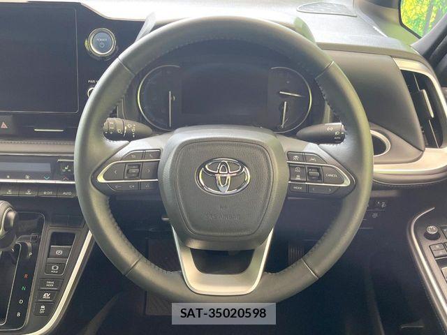 Toyota VOXY HYBRID 2023-06 8210981-11