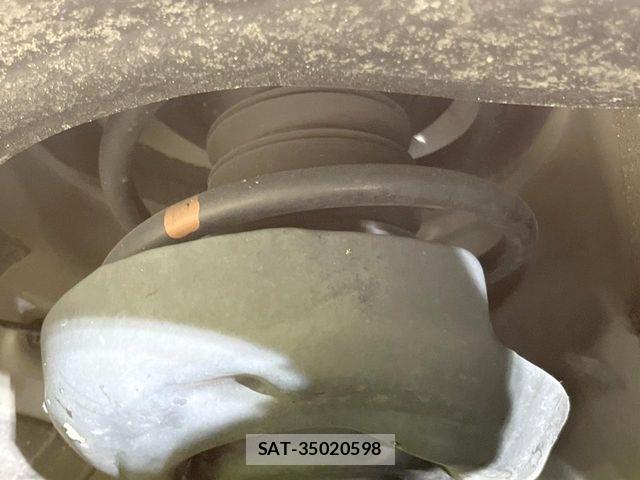 Toyota VOXY HYBRID 2023-06 8210981-17