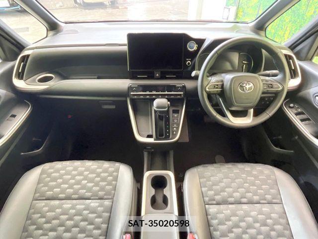 Toyota VOXY HYBRID 2023-06 8210981-1