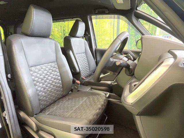 Toyota VOXY HYBRID 2023-06 8210981-7