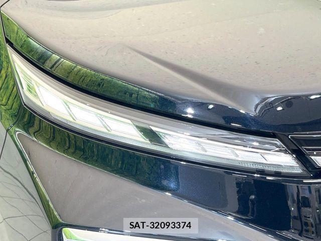 Toyota VOXY HYBRID 2025-04 8210974-11