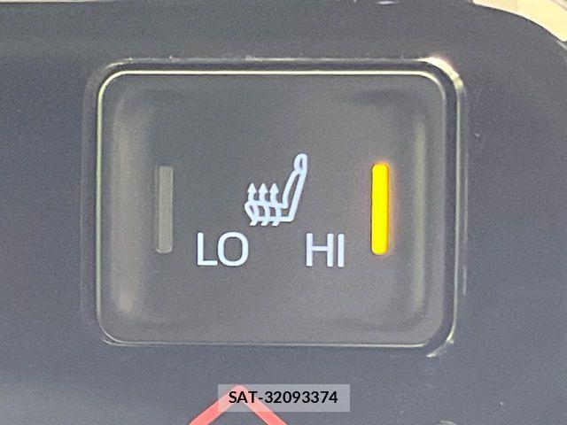 Toyota VOXY HYBRID 2025-04 8210974-6
