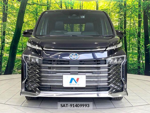 Toyota VOXY HYBRID 2023-09 8210973-14