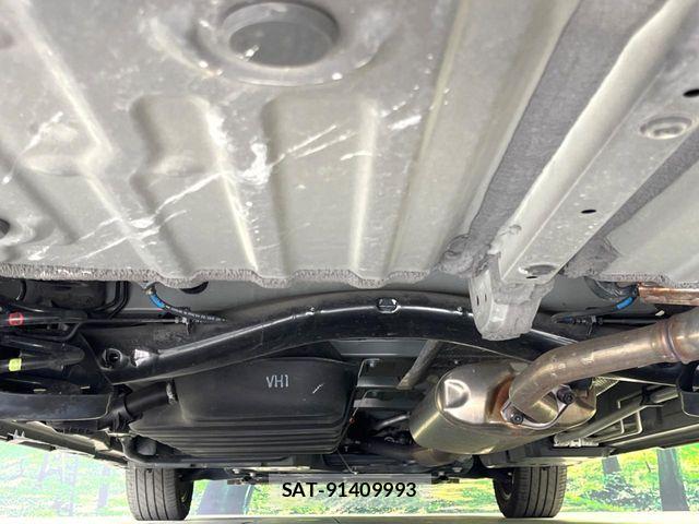 Toyota VOXY HYBRID 2023-09 8210973-18