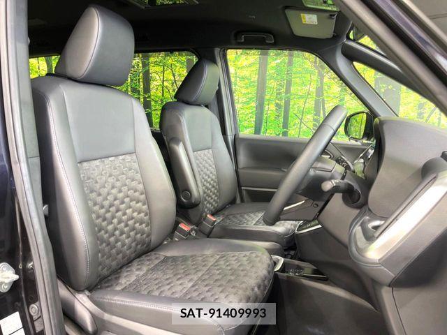 Toyota VOXY HYBRID 2023-09 8210973-7