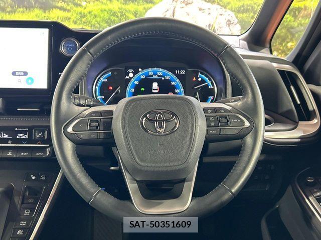 Toyota VOXY HYBRID 2023-05 8210962-11