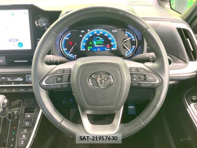 Toyota VOXY HYBRID 2024-03 8210985-12