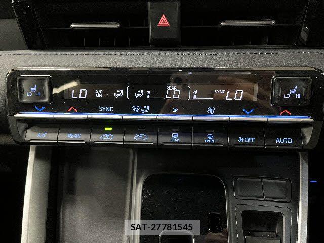 Toyota VOXY HYBRID 2023-08 8210968-14