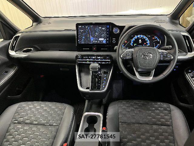 Toyota VOXY HYBRID 2023-08 8210968-1