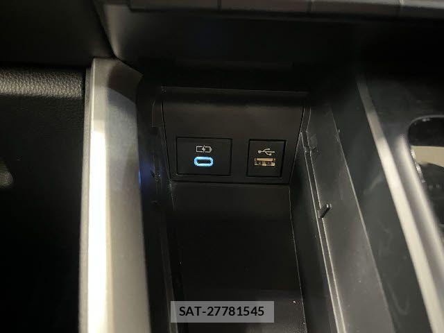 Toyota VOXY HYBRID 2023-08 8210968-23