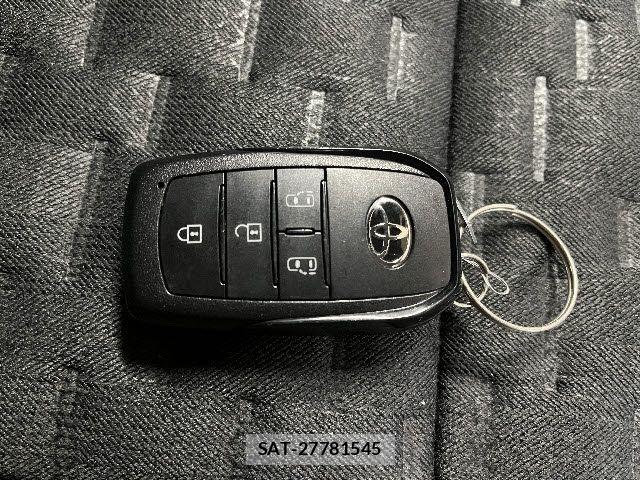 Toyota VOXY HYBRID 2023-08 8210968-25