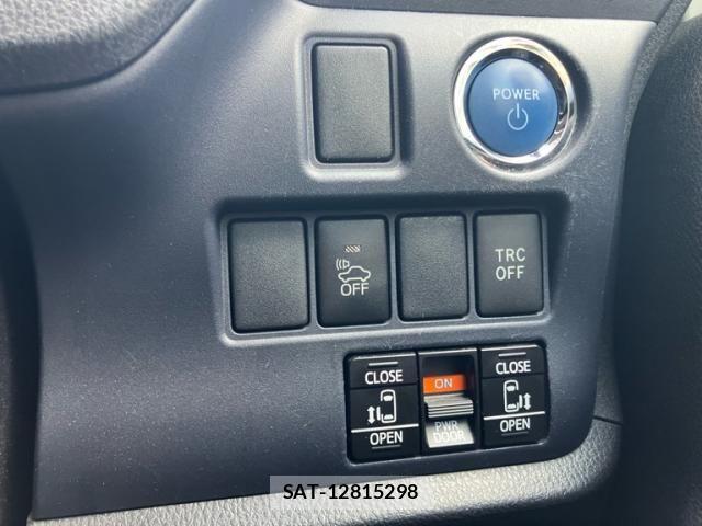 Toyota VOXY HYBRID 2015-03 8211000-14