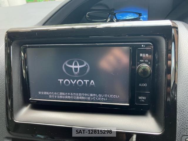 Toyota VOXY HYBRID 2015-03 8211000-15