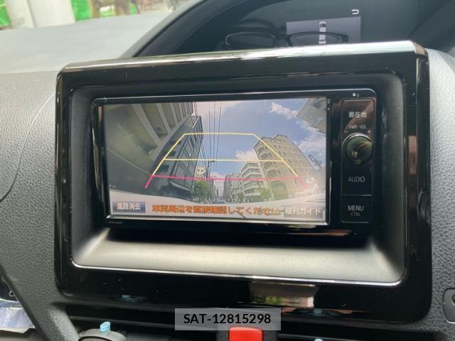 Toyota VOXY HYBRID 2015-03 8211000-17