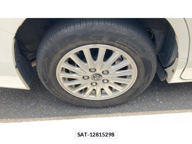 Toyota VOXY HYBRID 2015-03 8211000-21