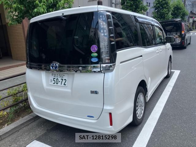 Toyota VOXY HYBRID 2015-03 8211000-2