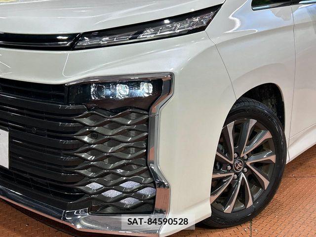 Toyota VOXY HYBRID 2025-08 8210963-12