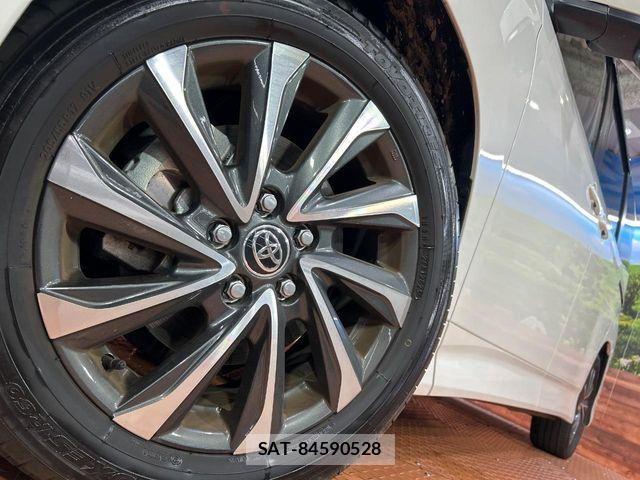 Toyota VOXY HYBRID 2025-08 8210963-13