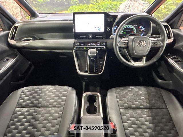 Toyota VOXY HYBRID 2025-08 8210963-1