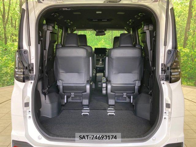 Toyota VOXY HYBRID 2024-09 8210971-10