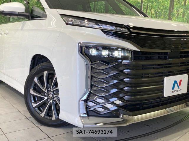 Toyota VOXY HYBRID 2024-09 8210971-11
