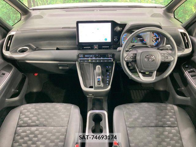 Toyota VOXY HYBRID 2024-09 8210971-1