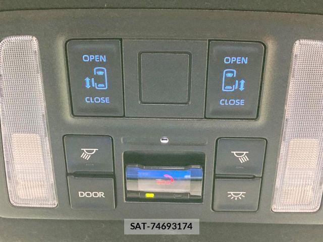 Toyota VOXY HYBRID 2024-09 8210971-6