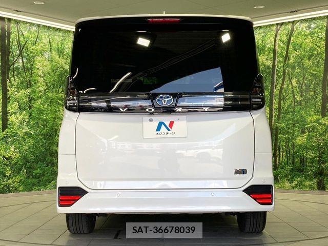 Toyota VOXY HYBRID 2024-04 8210977-14