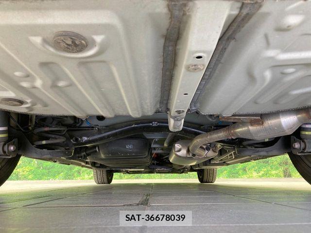 Toyota VOXY HYBRID 2024-04 8210977-18