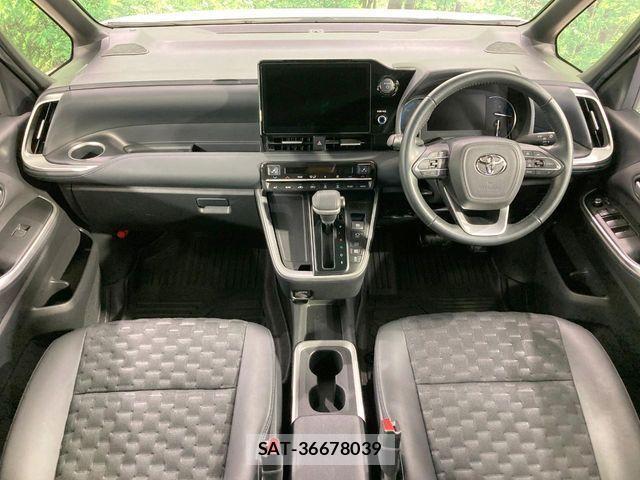 Toyota VOXY HYBRID 2024-04 8210977-1