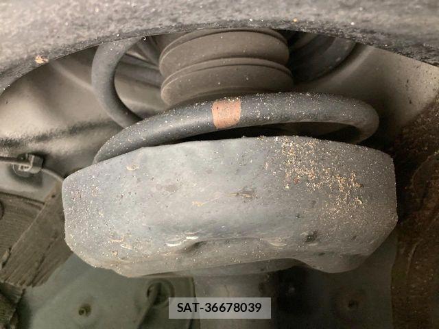 Toyota VOXY HYBRID 2024-04 8210977-19