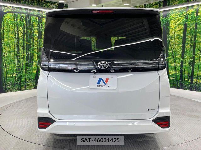 Toyota VOXY HYBRID 2026-06 8210961-16