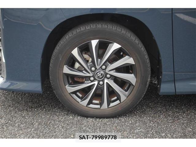 Toyota VOXY HYBRID 2023-10 8210983-18