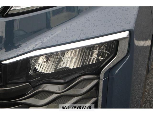 Toyota VOXY HYBRID 2023-10 8210983-19