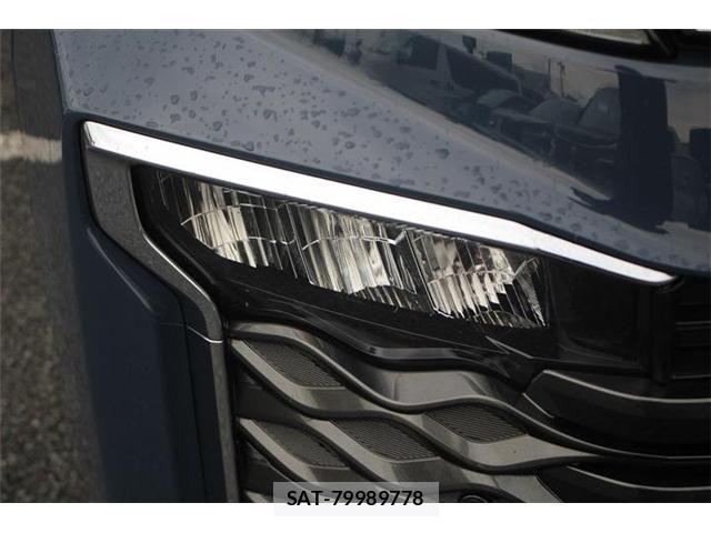 Toyota VOXY HYBRID 2023-10 8210983-21