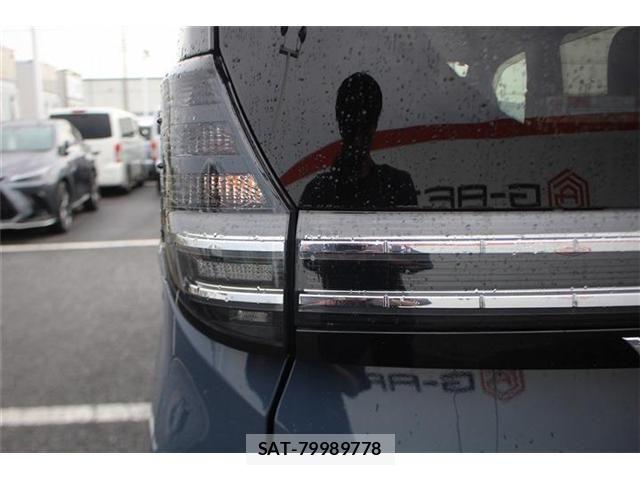 Toyota VOXY HYBRID 2023-10 8210983-25