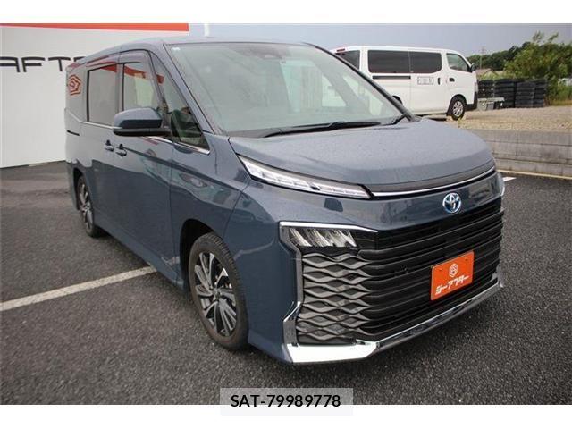 Toyota VOXY HYBRID 2023-10 8210983-7