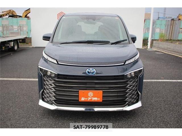 Toyota VOXY HYBRID 2023-10 8210983-8