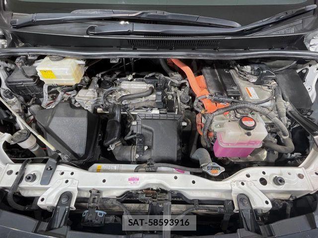 Toyota VOXY HYBRID 2016-11 8210998-17
