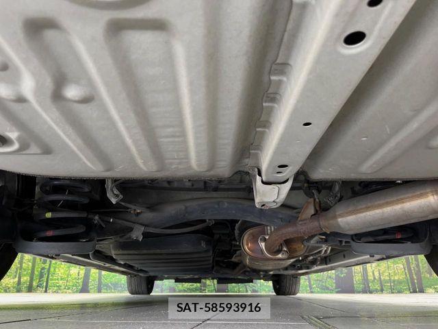 Toyota VOXY HYBRID 2016-11 8210998-18