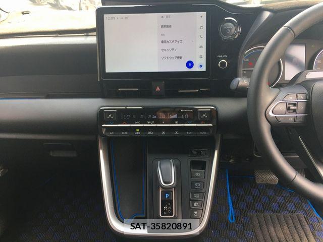 Toyota VOXY HYBRID 2023-11 8210990-25