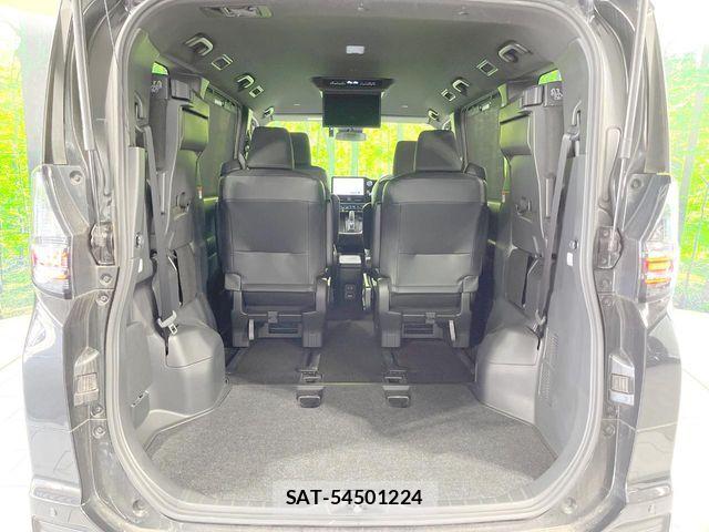 Toyota VOXY HYBRID 2022-02 8210982-10
