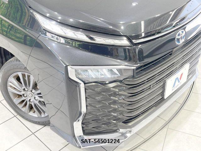 Toyota VOXY HYBRID 2022-02 8210982-12