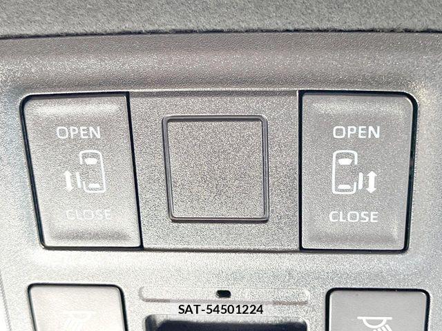 Toyota VOXY HYBRID 2022-02 8210982-5