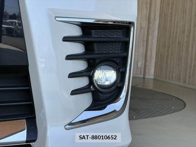 Toyota VOXY HYBRID 2016-09 8210994-15