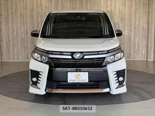 Toyota VOXY HYBRID 2016-09 8210994-17