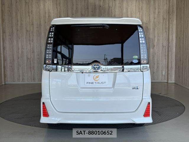 Toyota VOXY HYBRID 2016-09 8210994-20