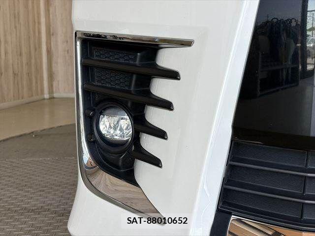 Toyota VOXY HYBRID 2016-09 8210994-27